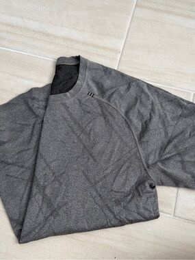Lululemon metal vent tech short sleeve crewneck